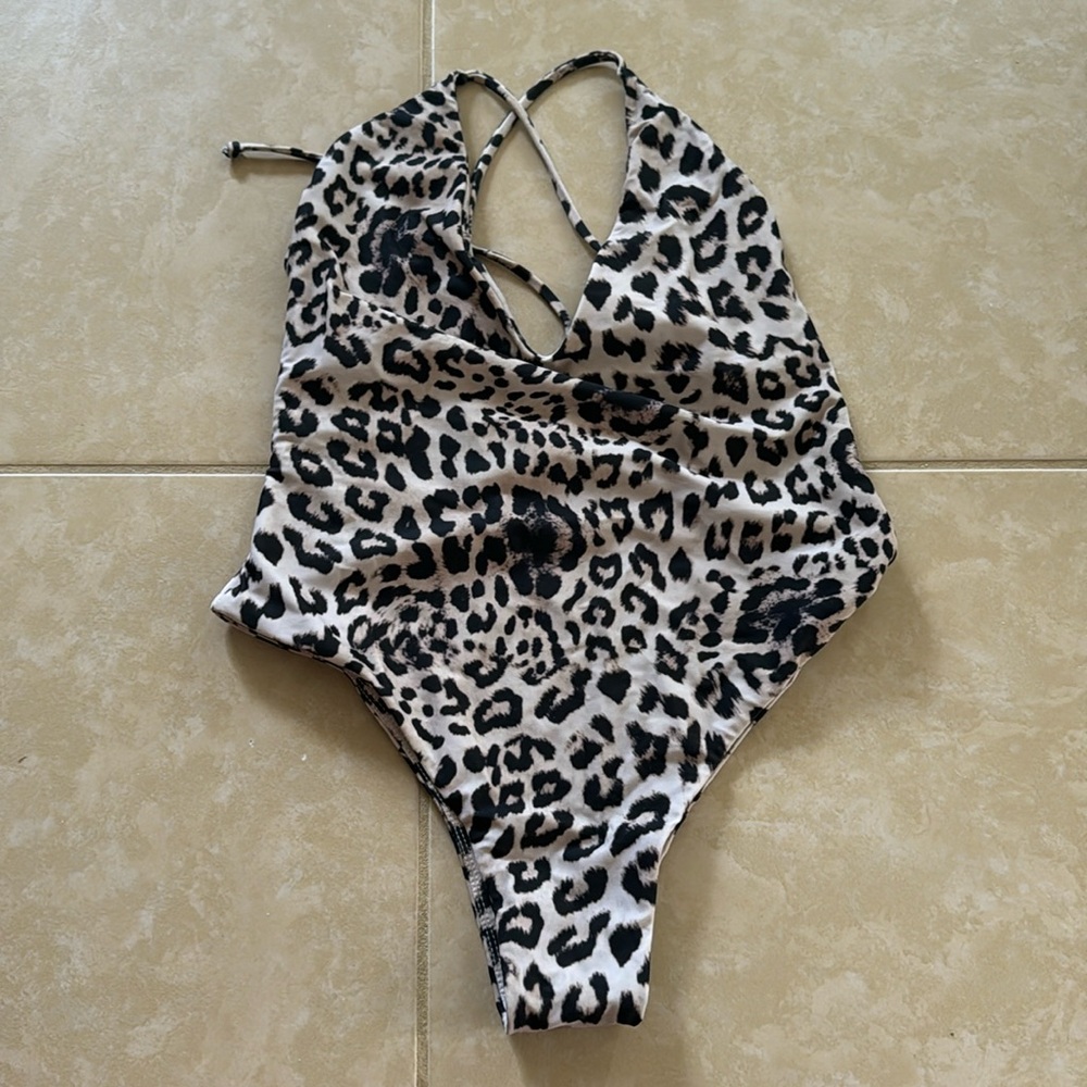 Mikoh one piece L